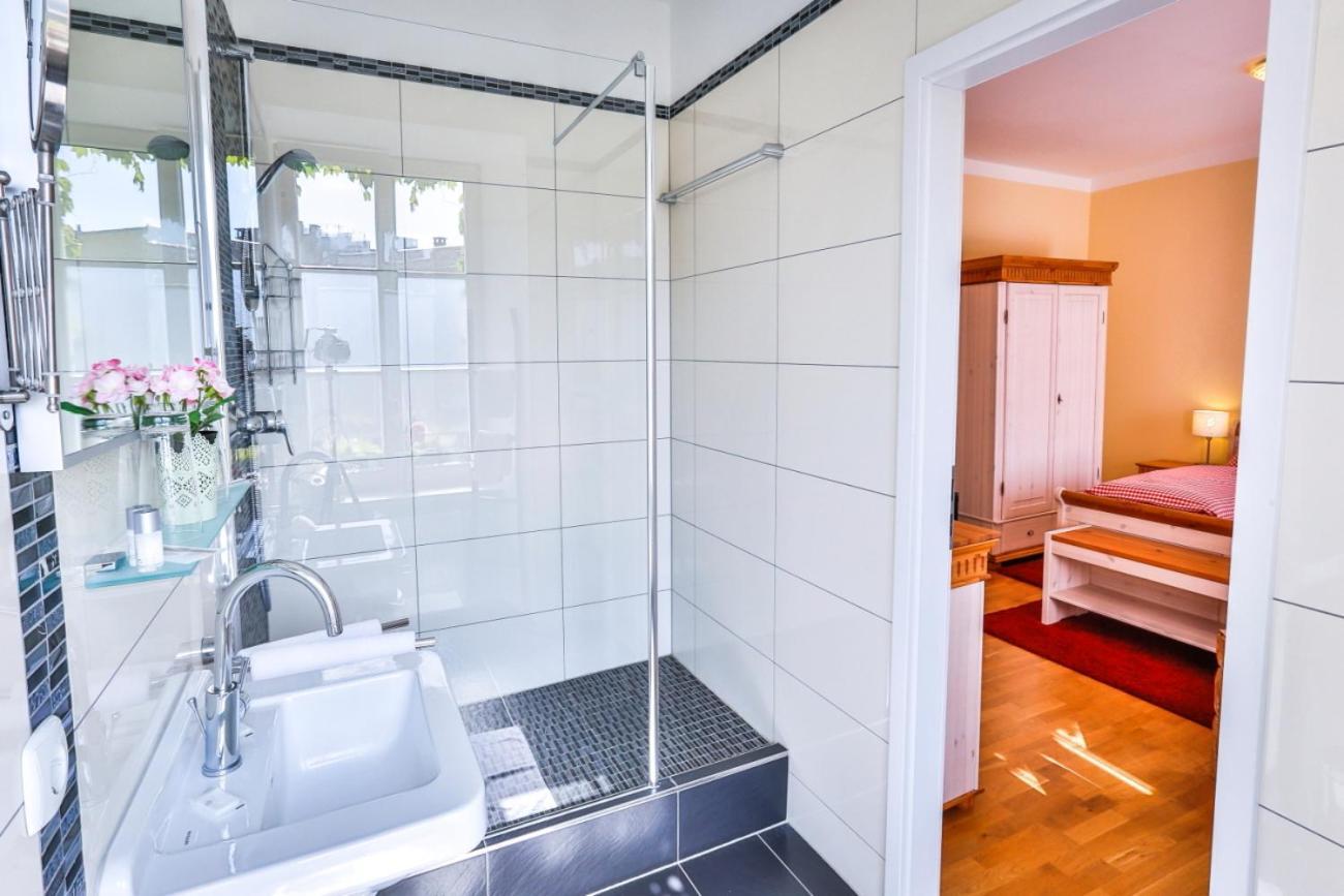 Hotel Zum Goldenen Loewen Baden-Baden Habitación foto