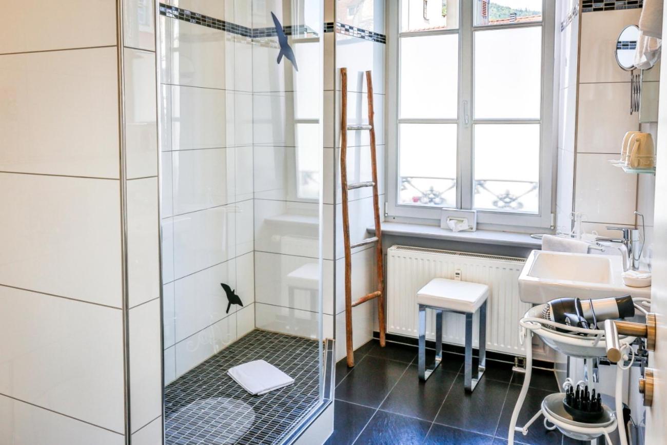 Hotel Zum Goldenen Loewen Baden-Baden Habitación foto