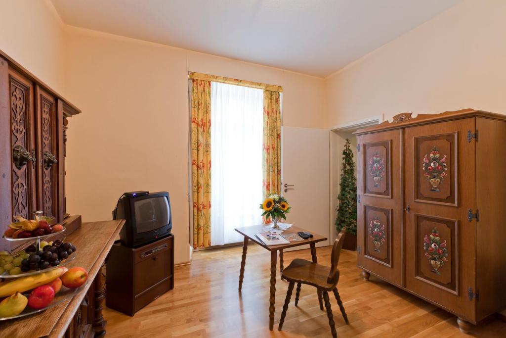 Hotel Zum Goldenen Loewen Baden-Baden Habitación foto