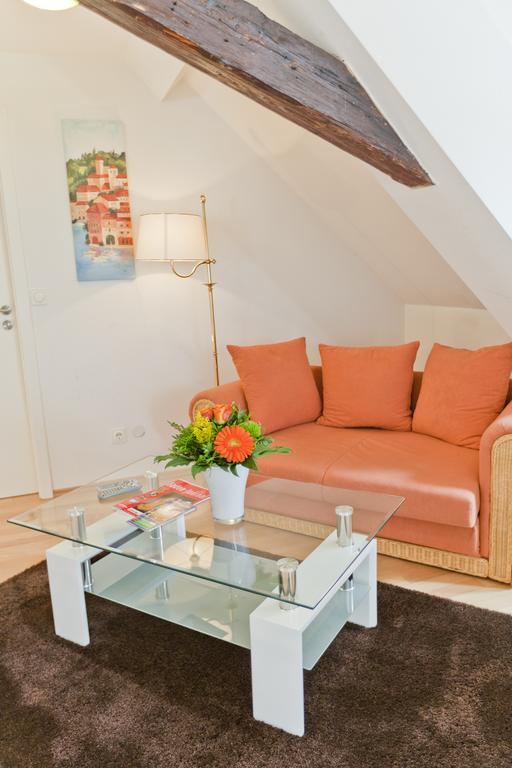 Hotel Zum Goldenen Loewen Baden-Baden Habitación foto